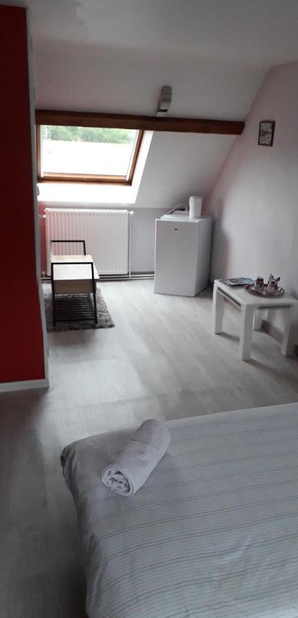 Chez Claude & Chantal Saint-Yorre Esterno foto